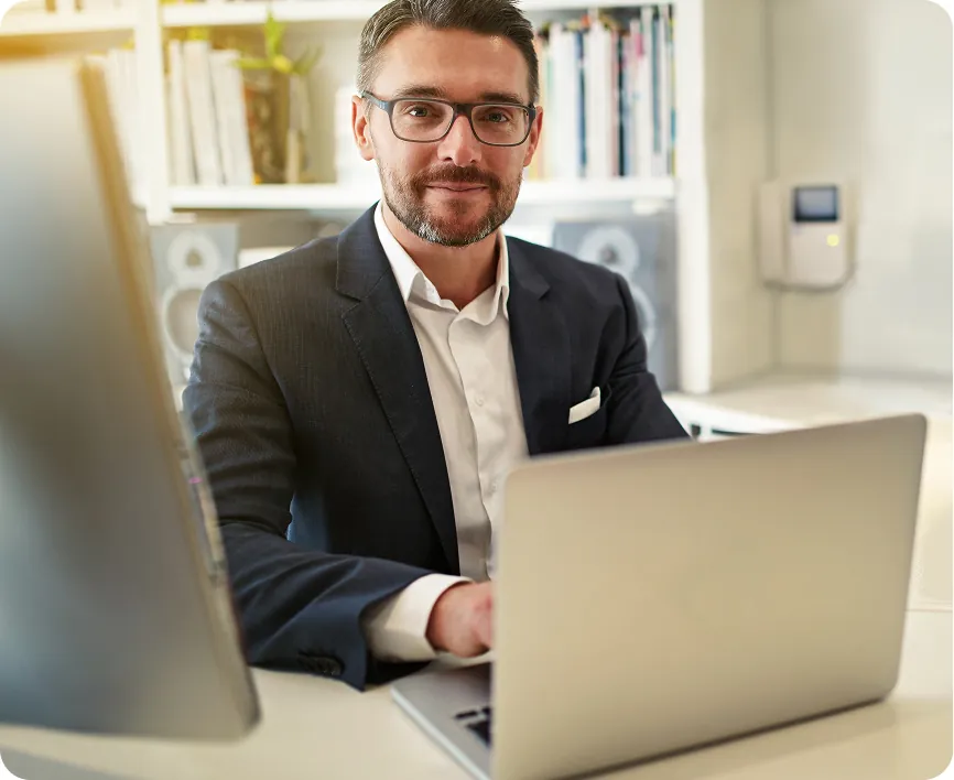 Vertriebsmitarbeiter bei der Arbeit